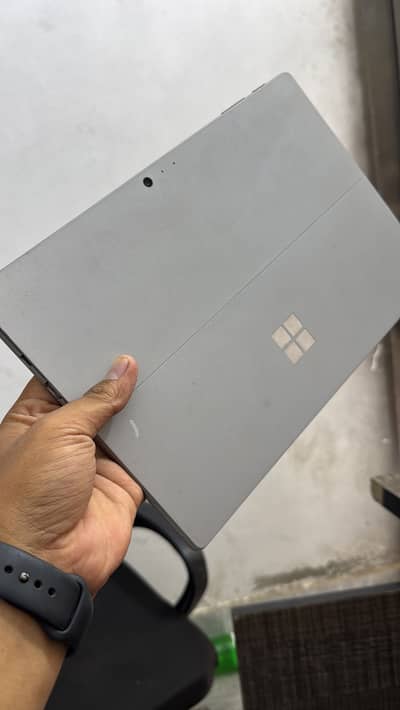 surface pro 4 i5/6th generation 8gb-256ssd 2k tuch 2. in. 1