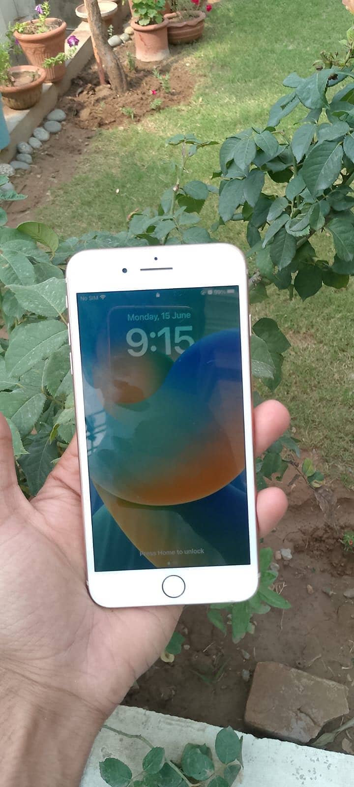Apple iPhone 8 Plus with android 2