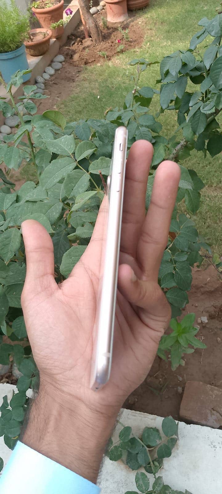 Apple iPhone 8 Plus with android 4