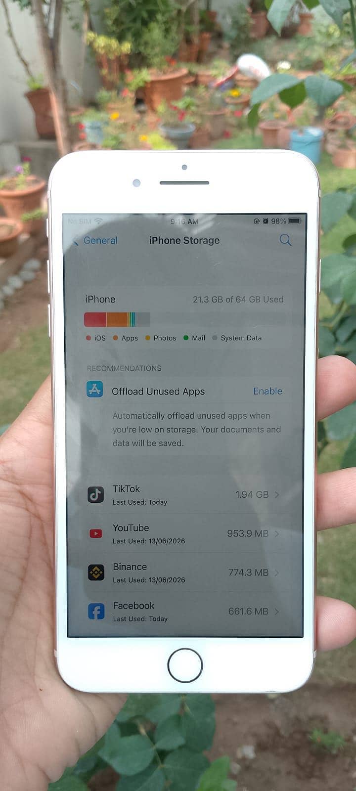 Apple iPhone 8 Plus with android 7