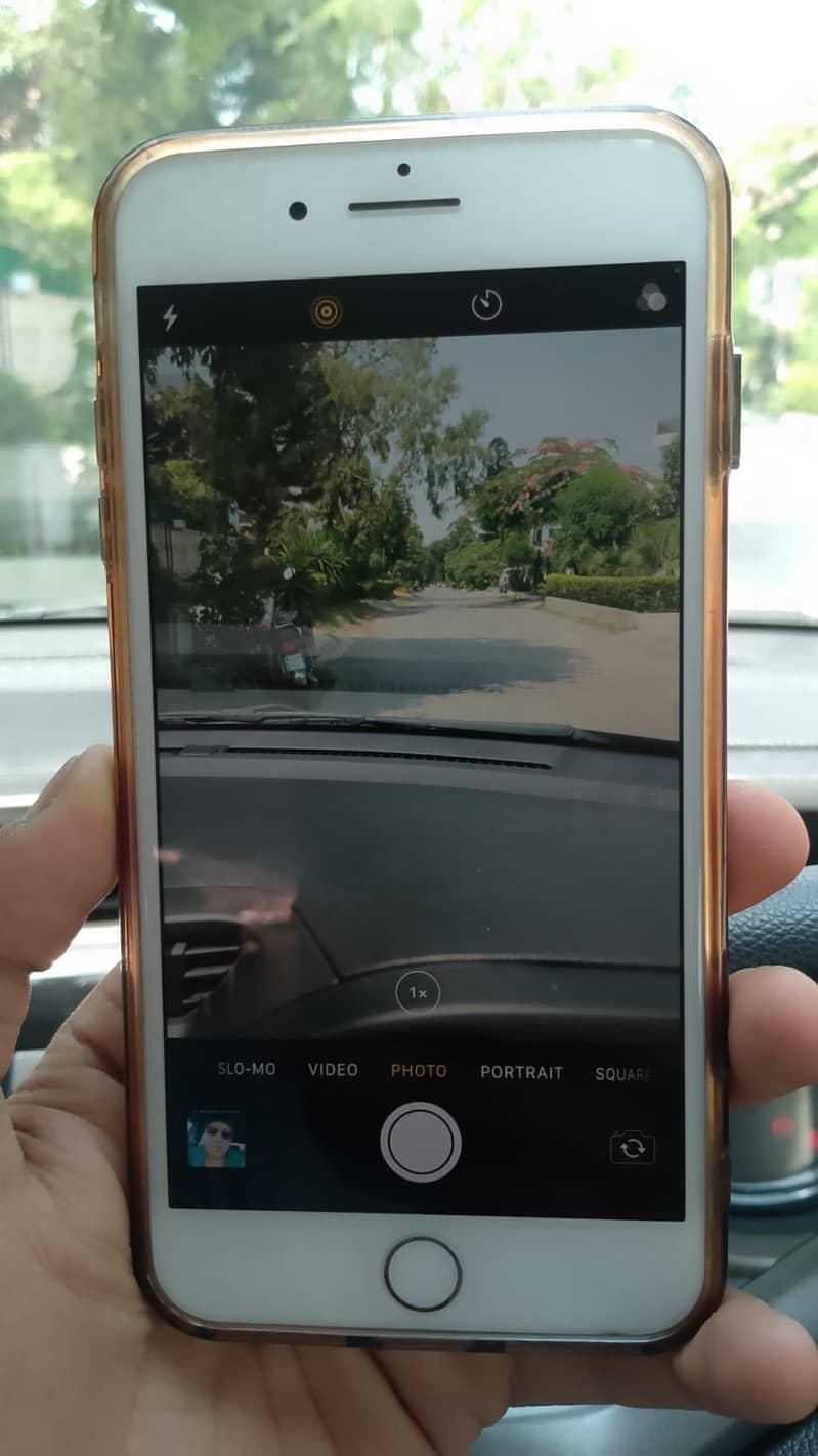 Apple iPhone 8 Plus with android 9