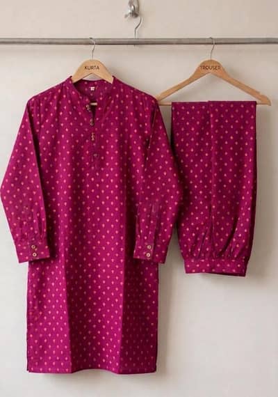 large to Med size lawn 2 pc condition ok hai 1600 each