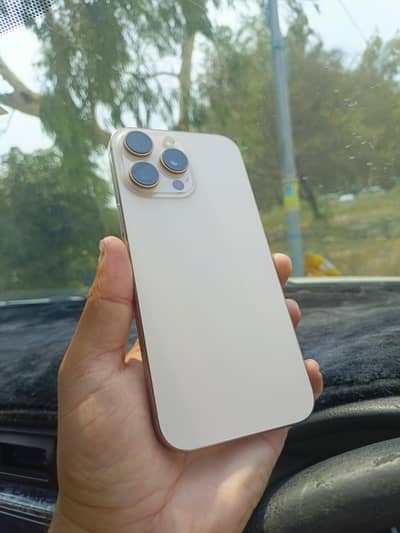 Apple iPhone 16 Pro Max
