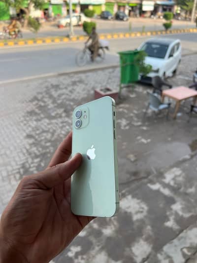 Apple iPhone 12
