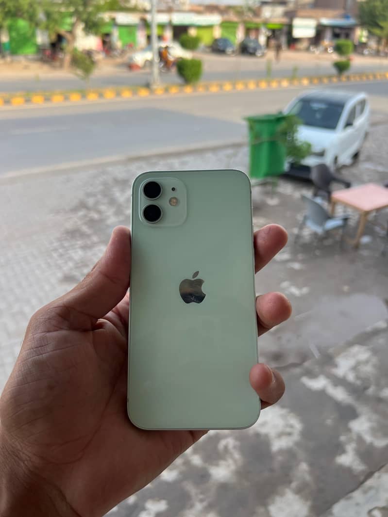 Apple iPhone 12 3