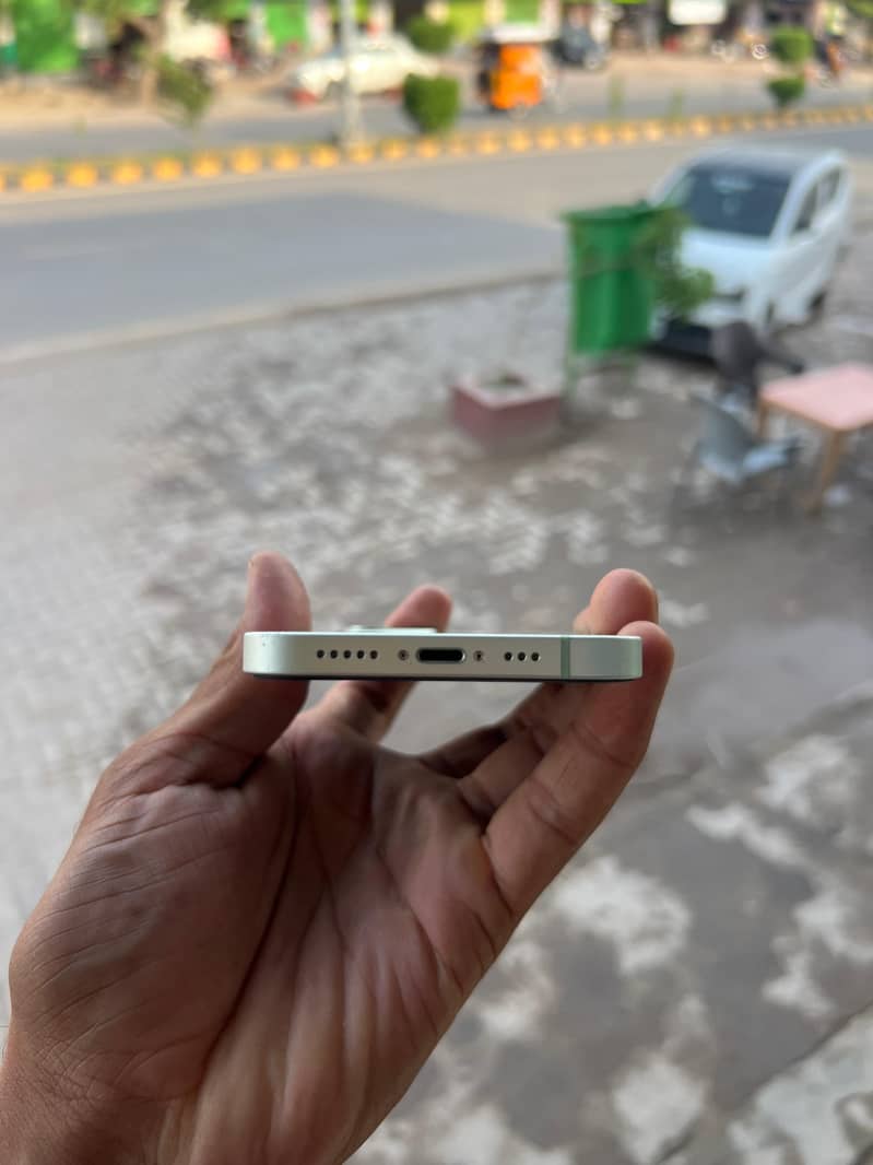 Apple iPhone 12 5