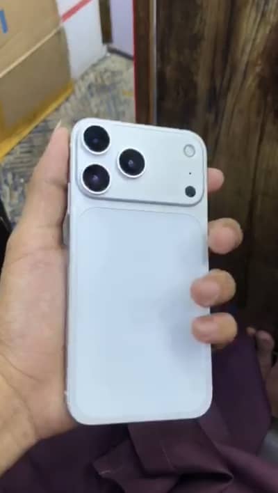Apple iPhone Xr convert to 17 pro