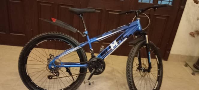 NEW SPORTS CYCLE WITH GEARS ONLY ONE MONTH USED CONDITION 10/9