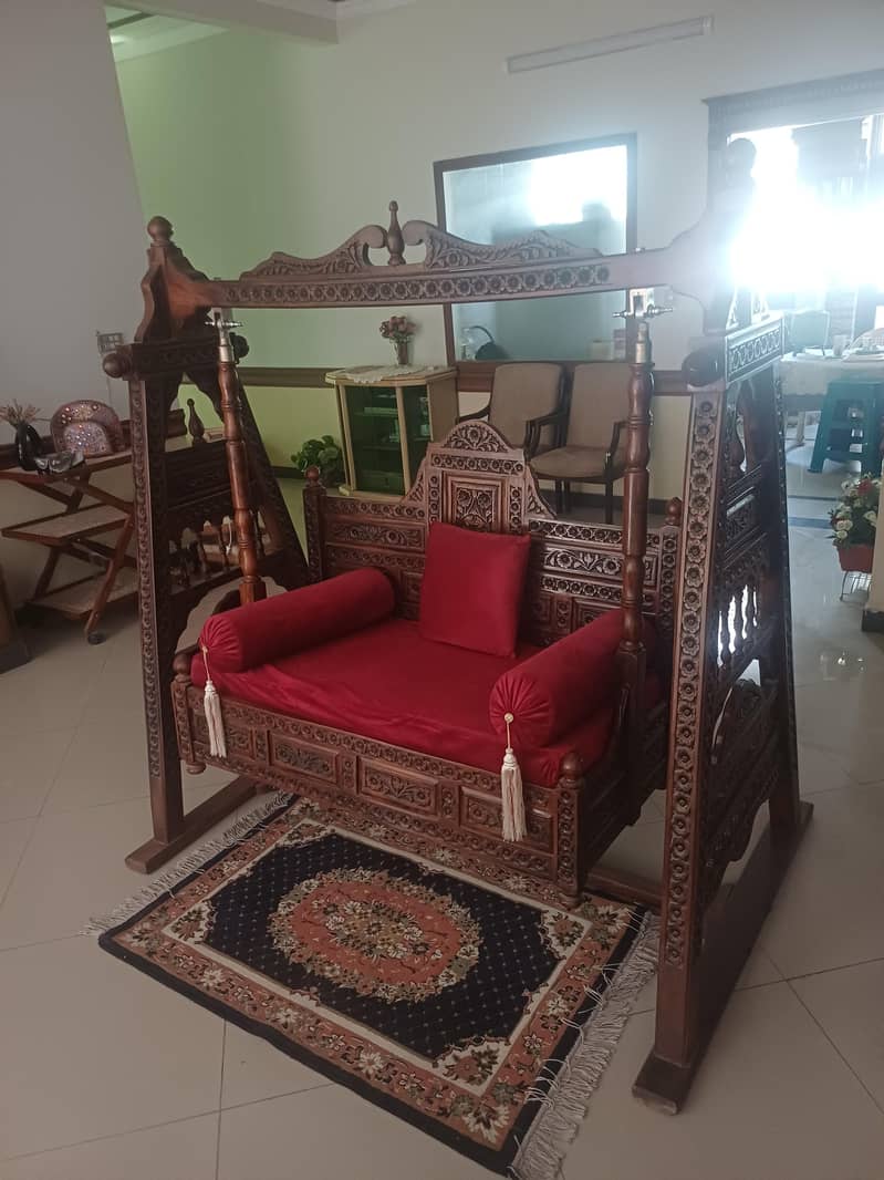 Sofa Jhula 1