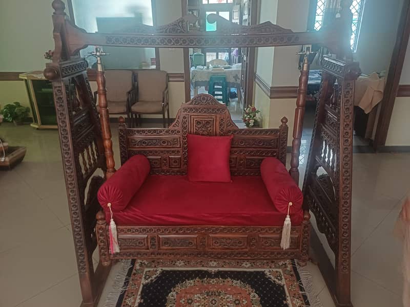 Sofa Jhula 2