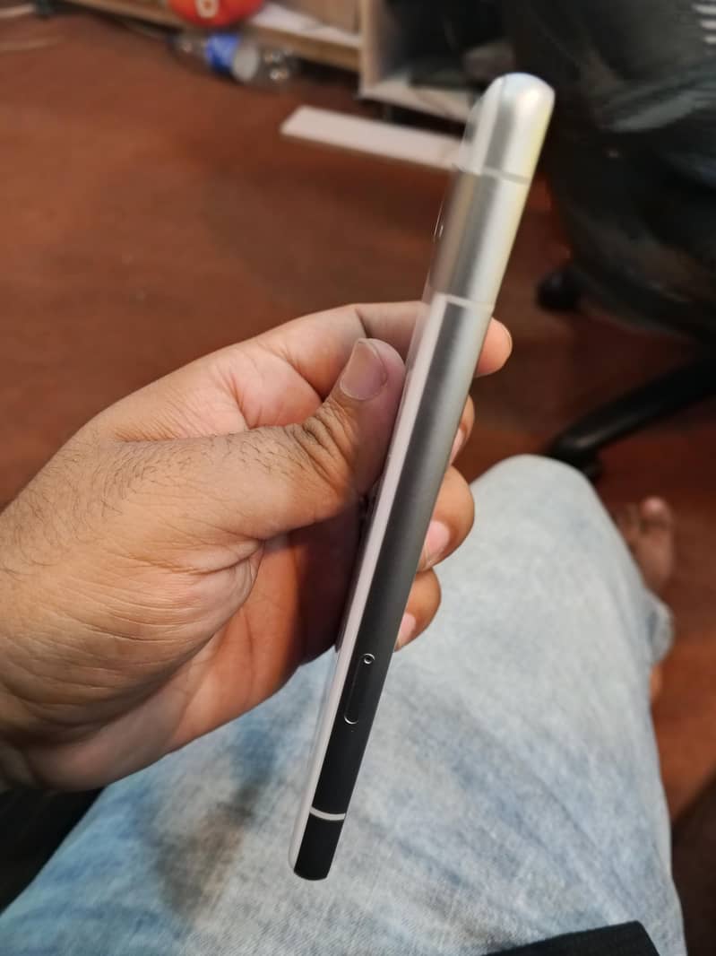 Google Pixel 7A 3