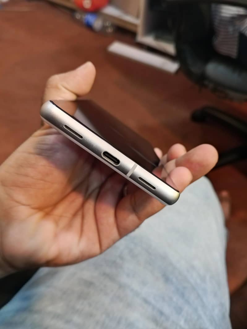 Google Pixel 7A 5