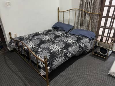 Double bed with 2 side tables and mattress