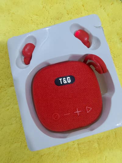 Bluetooth speaker plus earphones