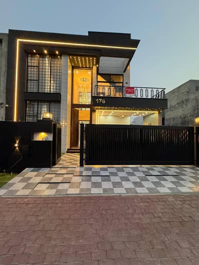 10 Marla CENTRAL BLOCK Brand New Luxury House for Sale in Bahria Orchard Lahore 5 Bed | Double Kitchen | Prime Location