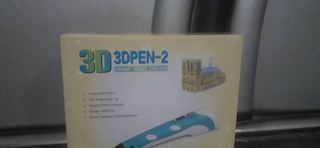 3D pen 2  brand new with 10 color full wires and charger