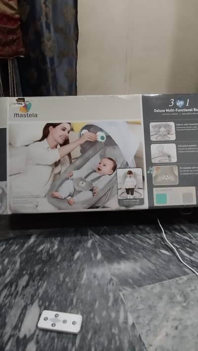 Mastela 3 in 1 Deluxe multifunctional bassinet ( electric swing for k