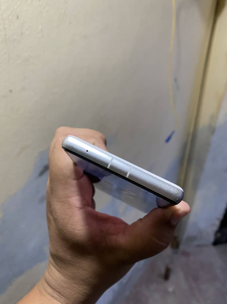 Google pixel 7a 5