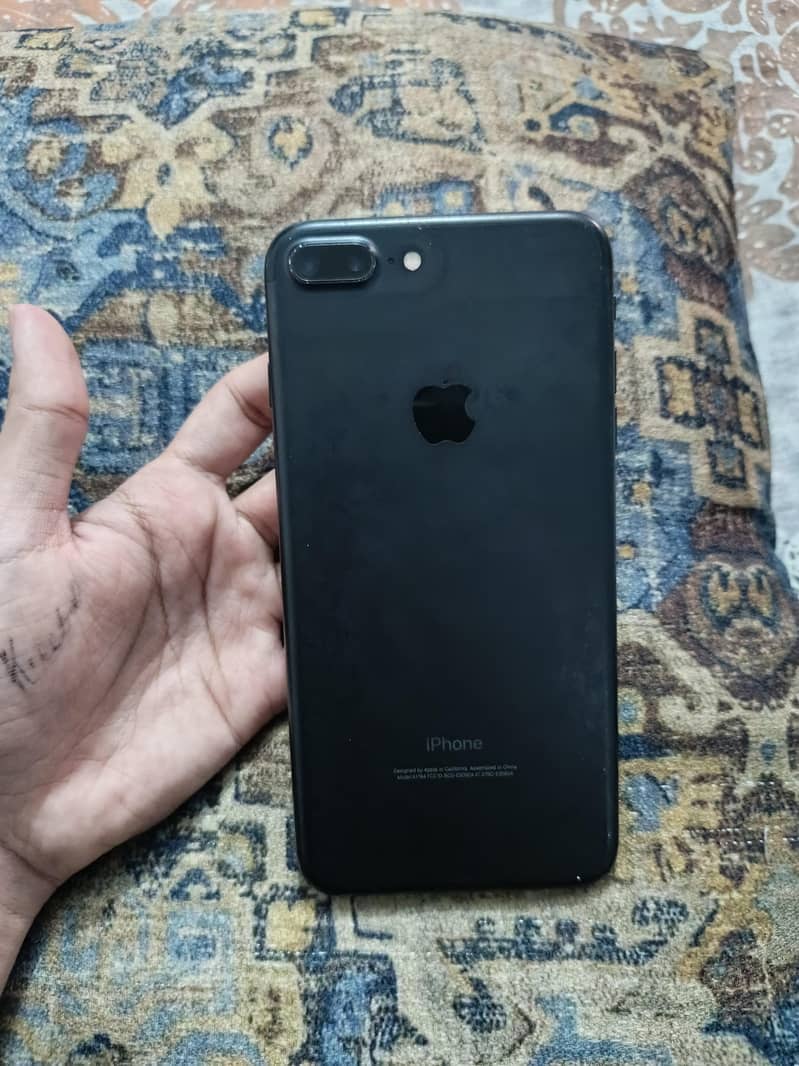 Apple iPhone 7 Plus 1