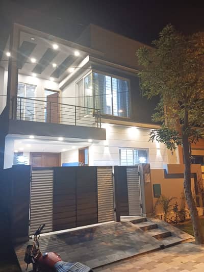 5 Marla Furnished House Available In AA Of Block Bahria Town Lahore For Rent