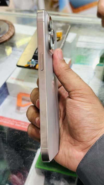 Iphone 15 pro max non factory unlock