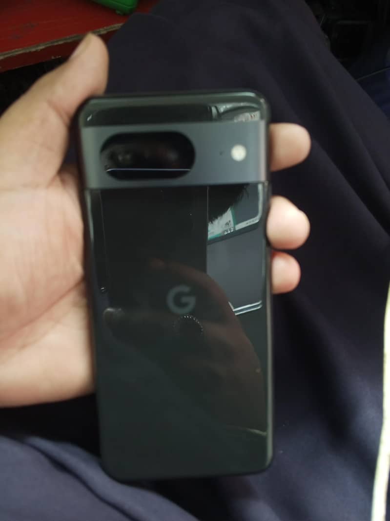 Google Pixel 8 4