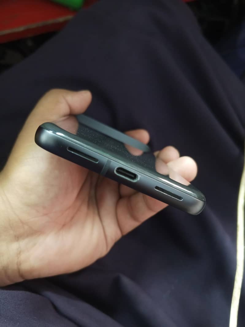 Google Pixel 8 6