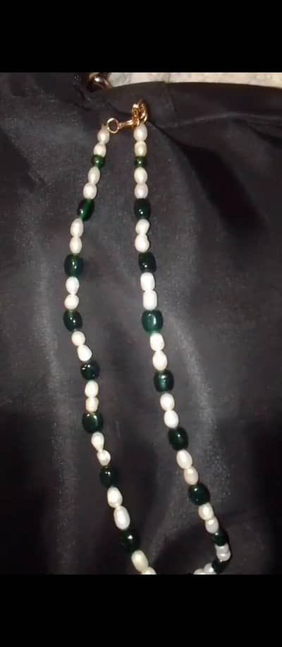 Natural pearl necklace