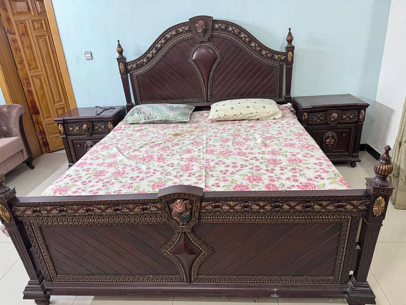 Modern Bedroom Furniture Set  Bed with Side Tables & Dressing 0
