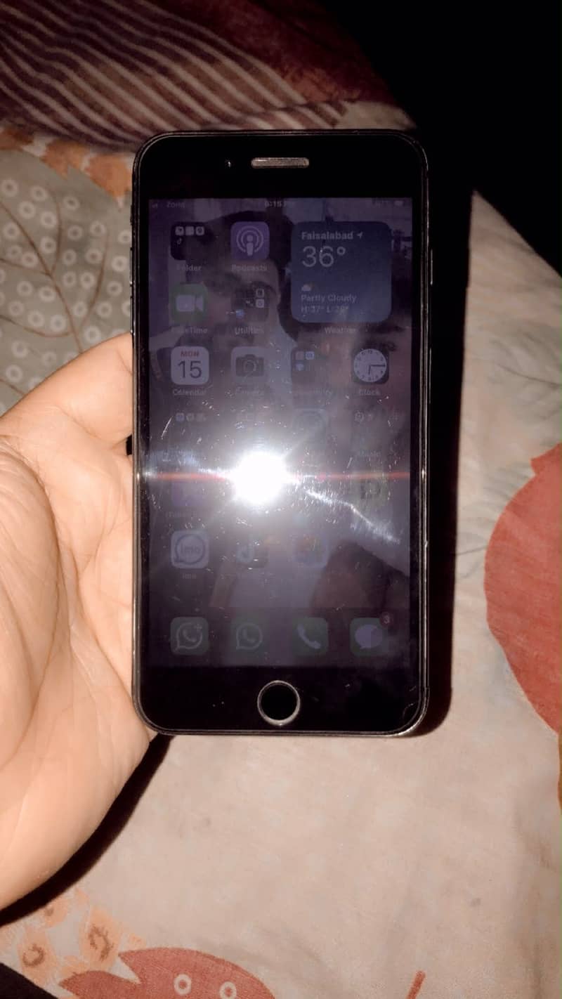 Apple iPhone 7 Plus 1