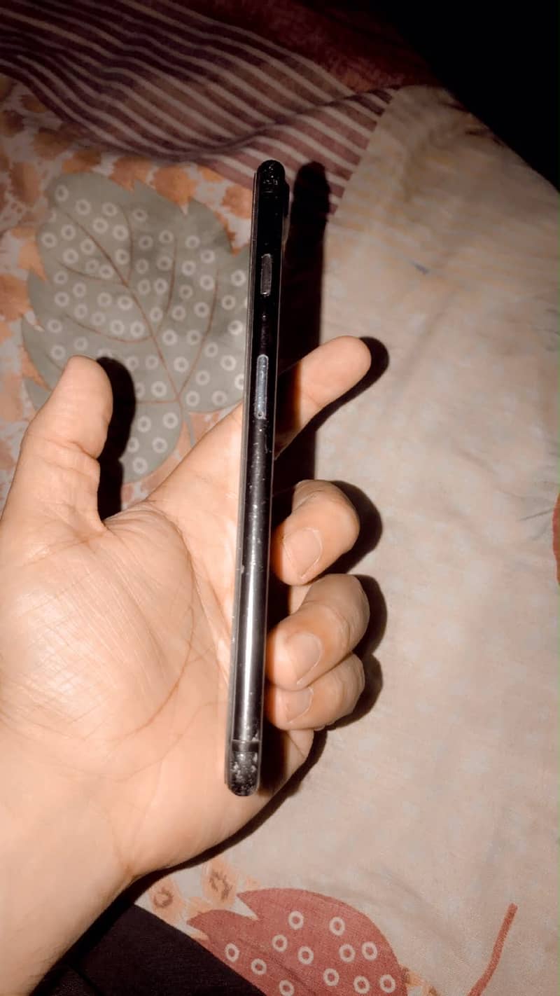 Apple iPhone 7 Plus 2