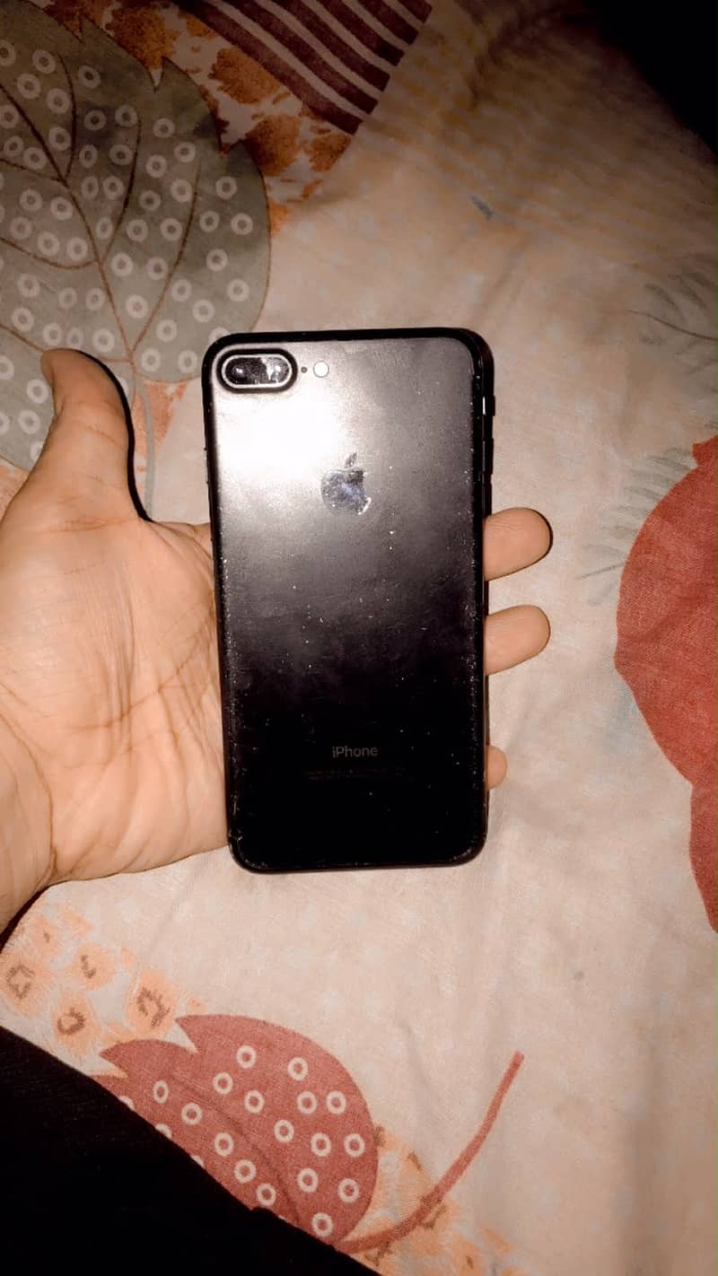 Apple iPhone 7 Plus 3