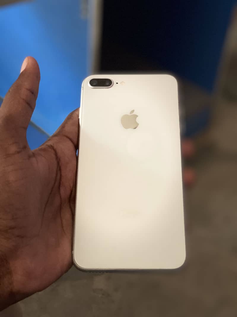Apple iPhone 8 Plus 5