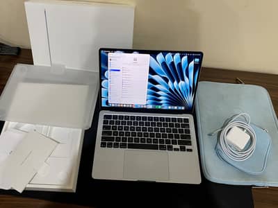 Apple MacBook Air M4, 16/256 gb Sky Blue,Apple warranty,10/10 like new
