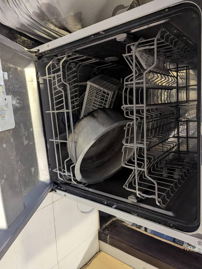 Sharp Dishwasher Good condition 1