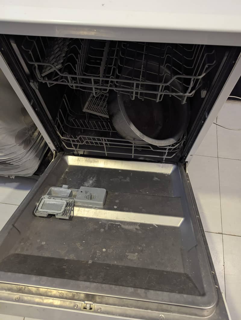 Sharp Dishwasher Good condition 2