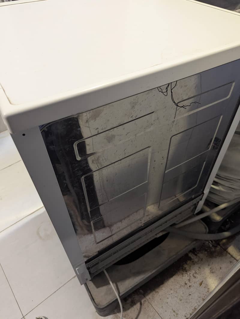 Sharp Dishwasher Good condition 4