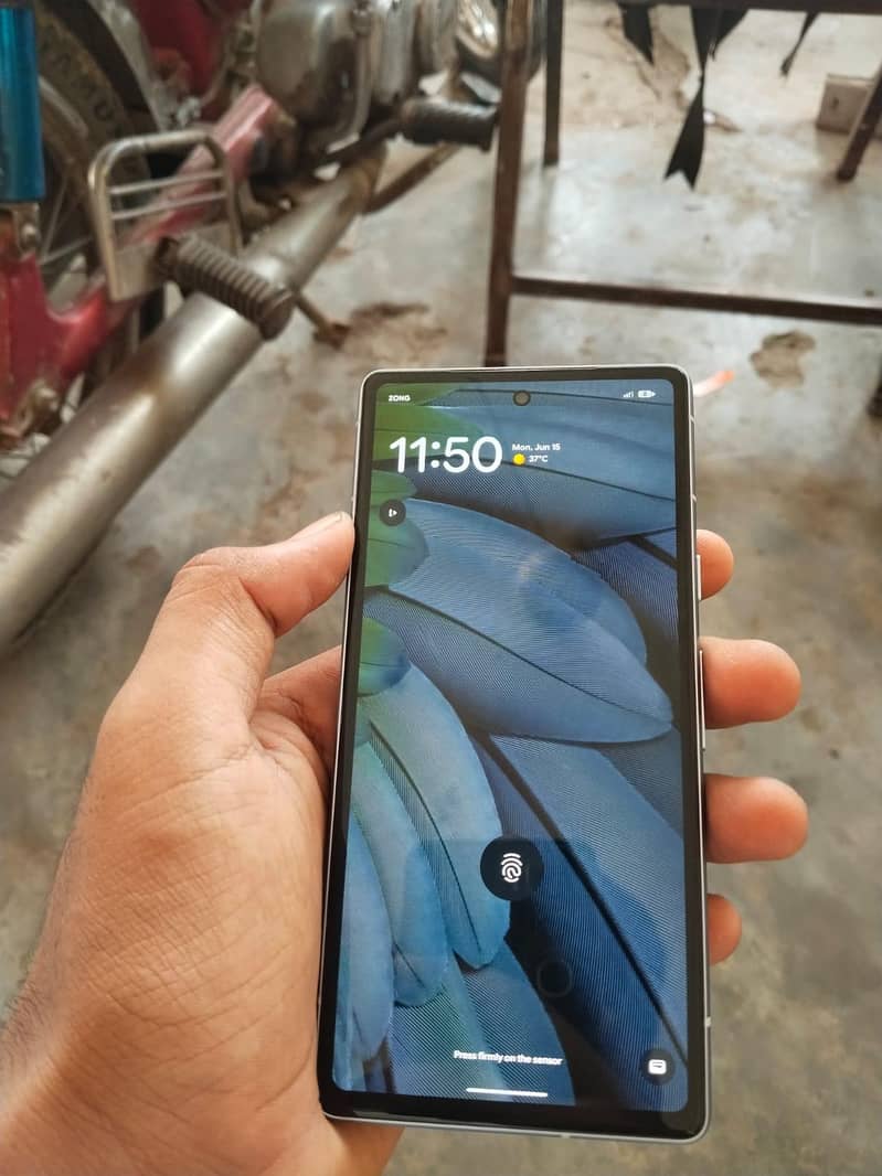 Google Pixel 7a 2