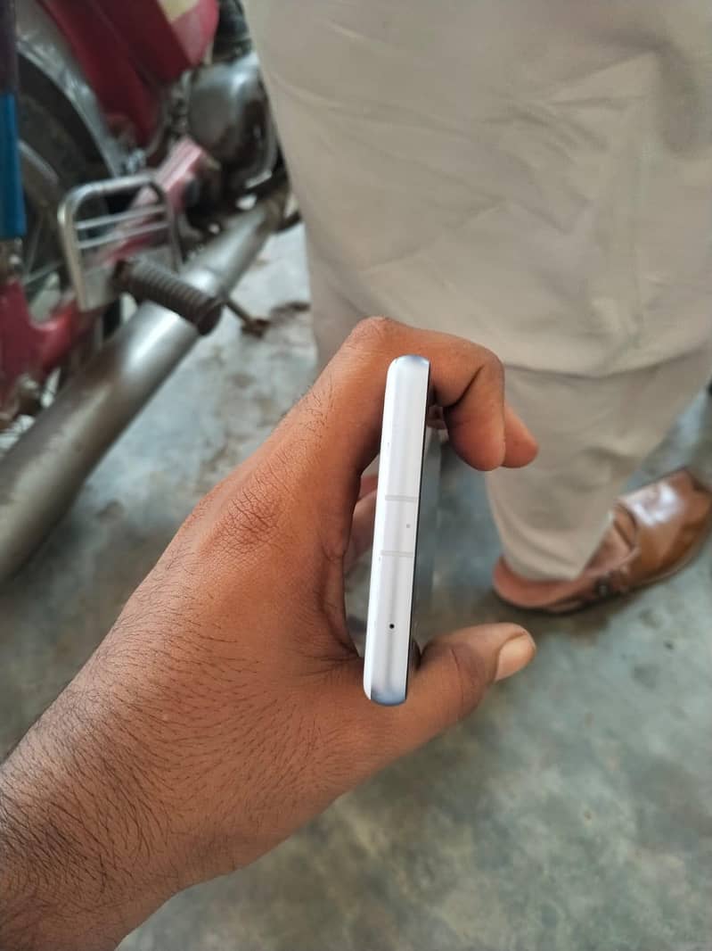 Google Pixel 7a 3