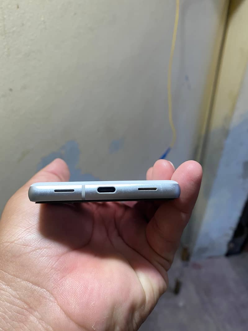 Google Pixel 7a 2