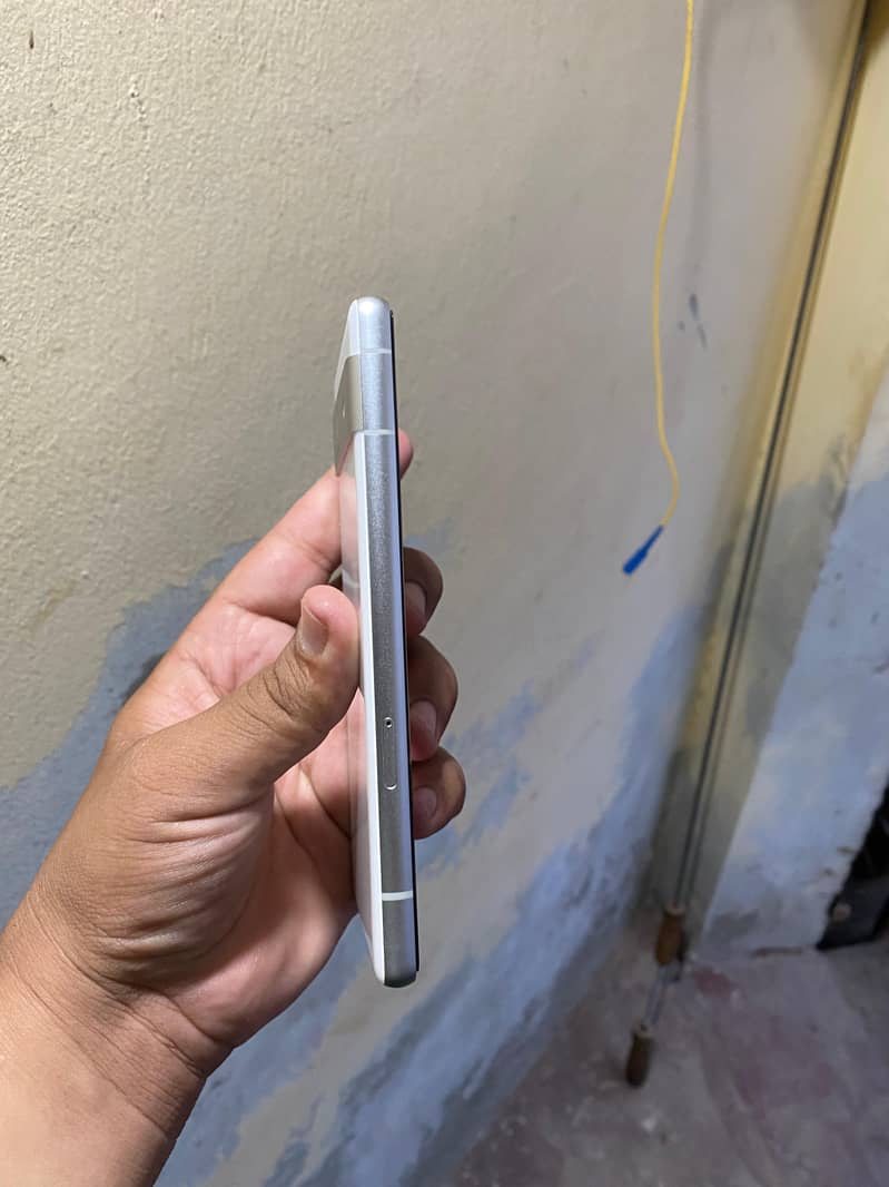 Google Pixel 7a 4