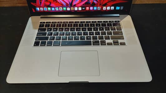 Mac book pro i7 2015  / Ratina display 16Gb 512 SSD