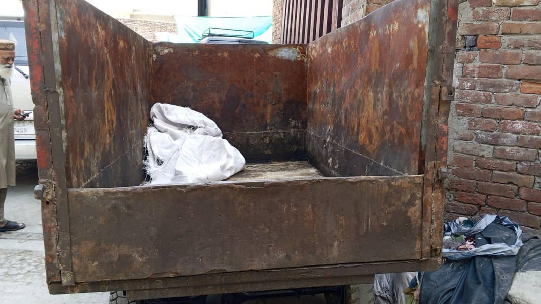 السلام علیکم نیو ایشیا لوڈر رکشہ ہے اگر کسی کو چاہیے تو رابطہ کر لینا 7