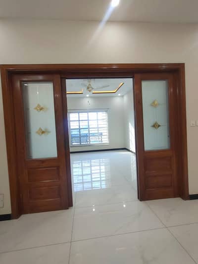 G 13.10 Marla House available for Rent