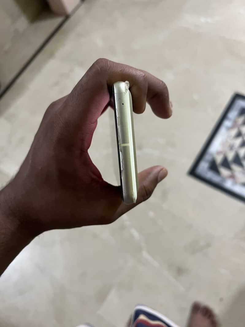 Google Pixel 7 4