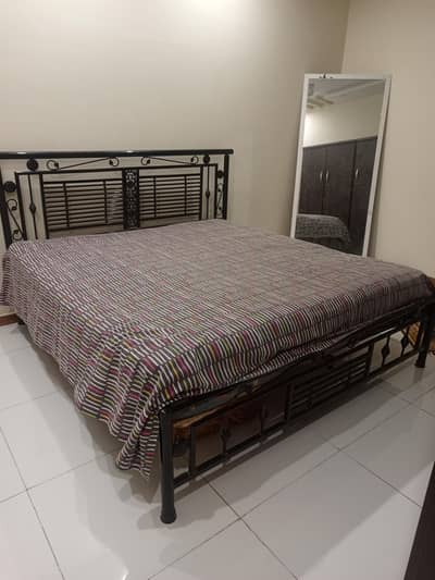 King size bed(without mattress)