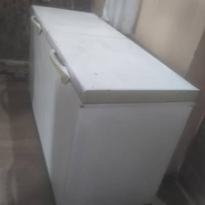 freezer for sale 10 9 candition full chelll