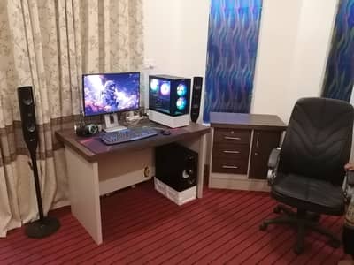Computer table