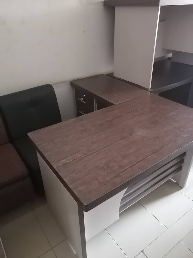 Computer table 5