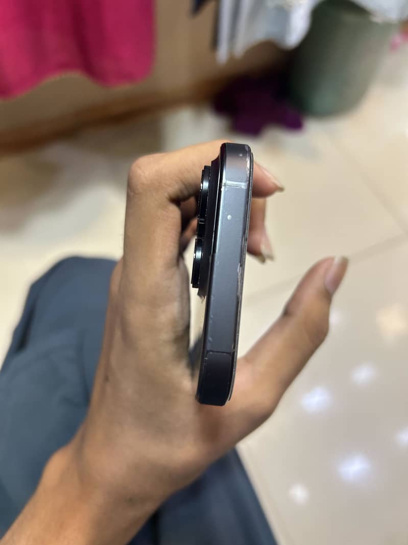 iPhone 16 Pro 5